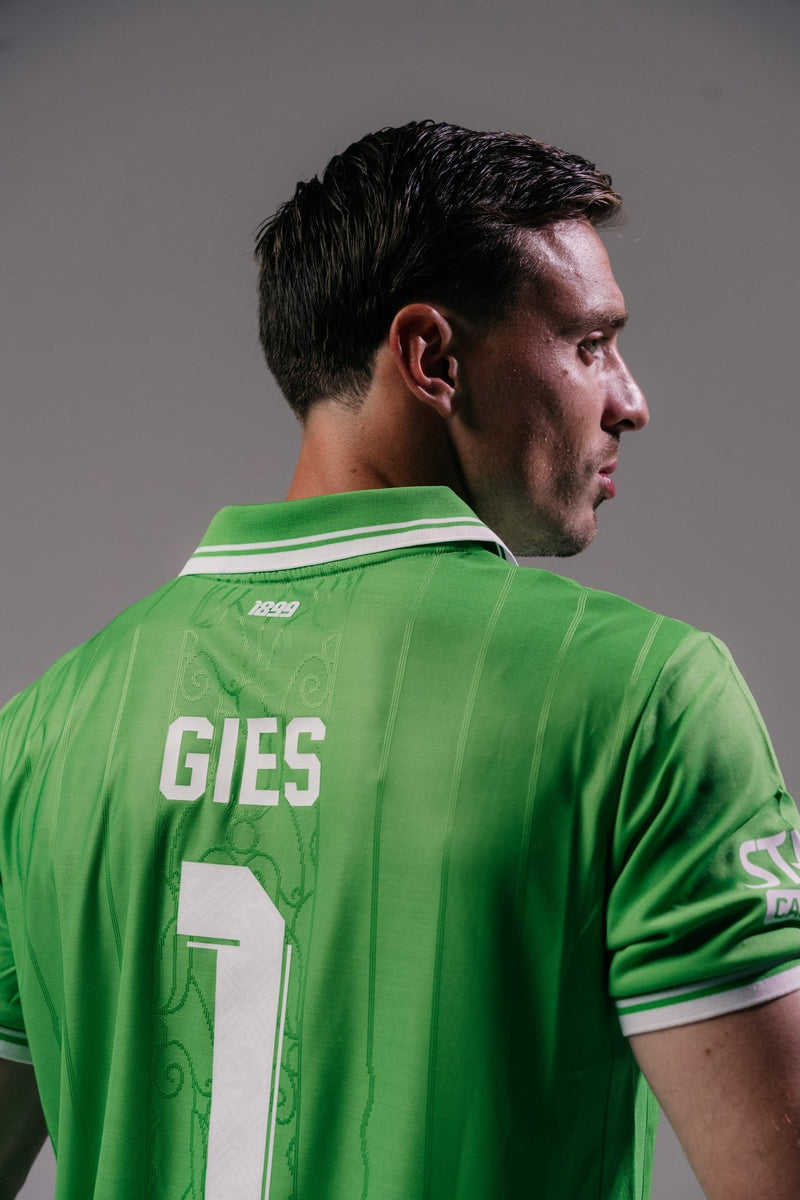 26I27 - HOME SHIRT KEEPER