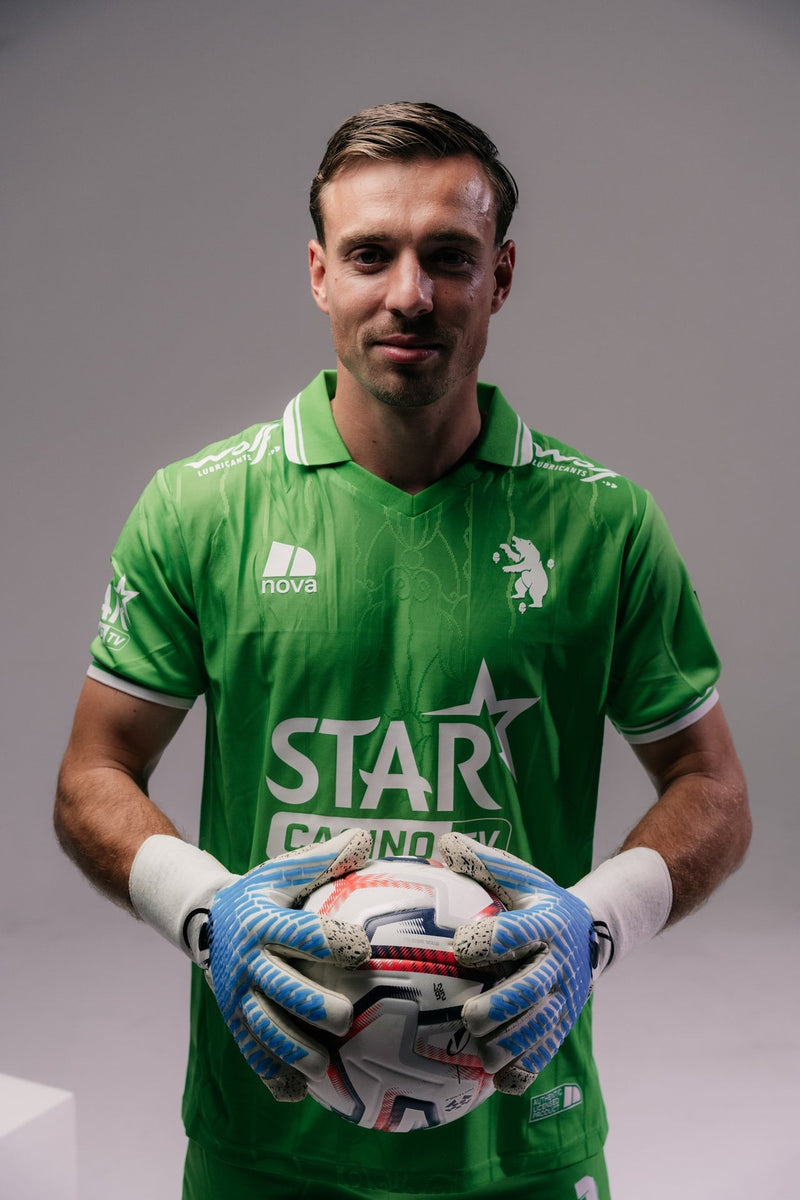 26I27 - HOME SHIRT KEEPER