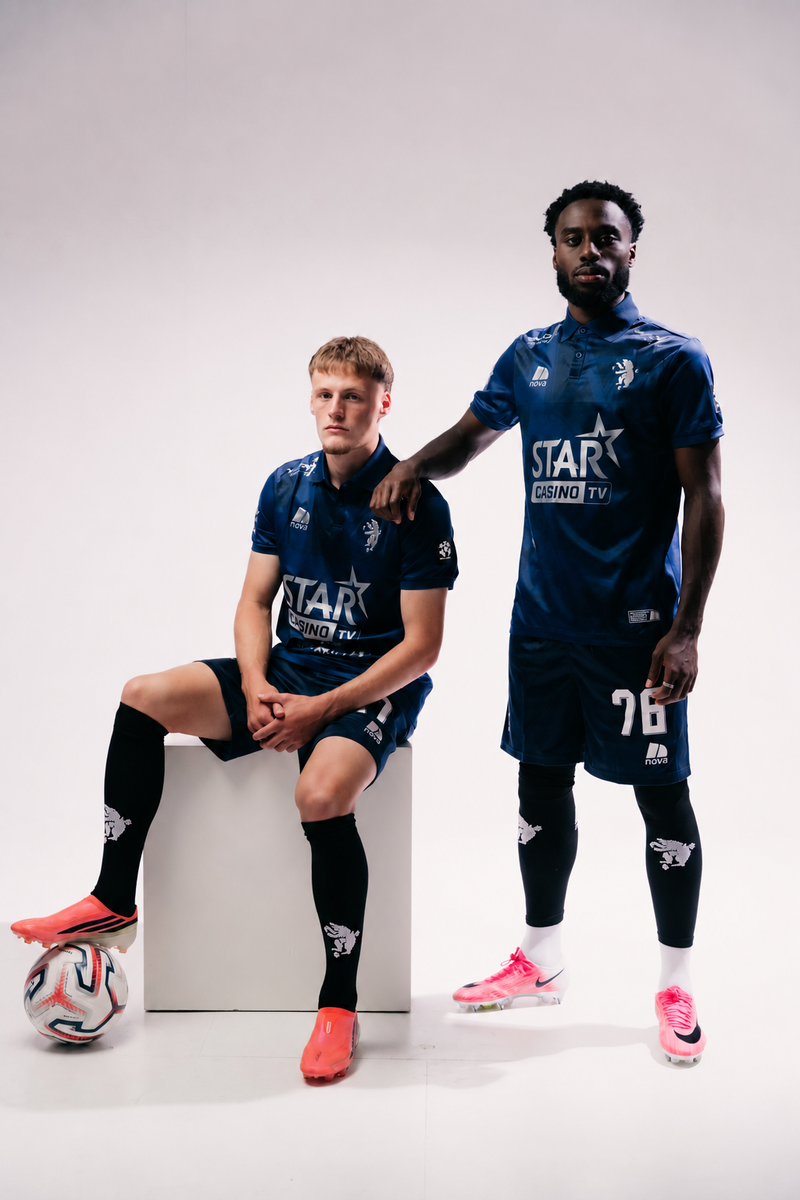 26I27 - THIRD shirt